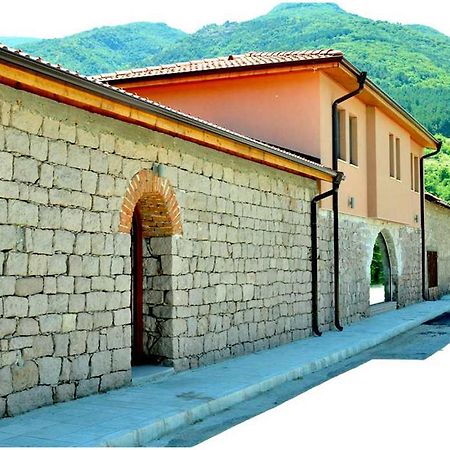 Yustina Villas Guest House Εξωτερικό φωτογραφία