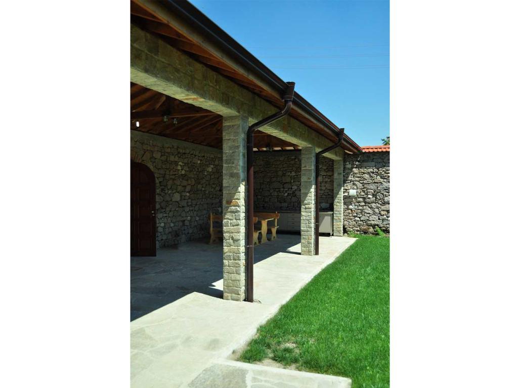 Yustina Villas Guest House Εξωτερικό φωτογραφία