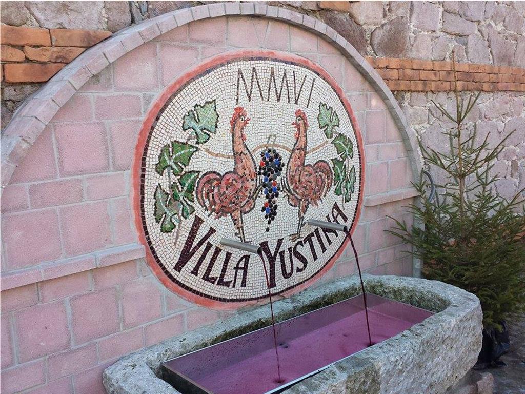 Yustina Villas Guest House Εξωτερικό φωτογραφία
